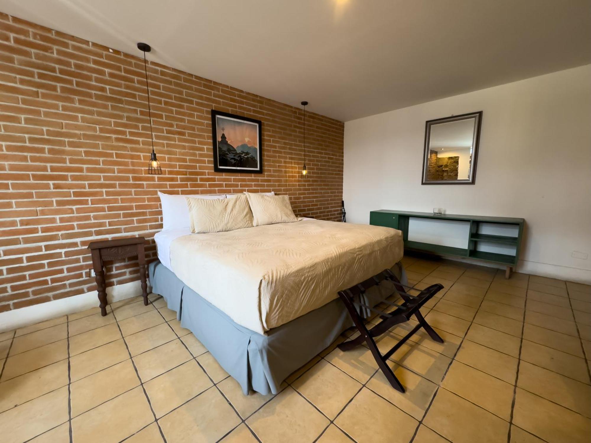 Hotel Cacique Real Antigua Room photo