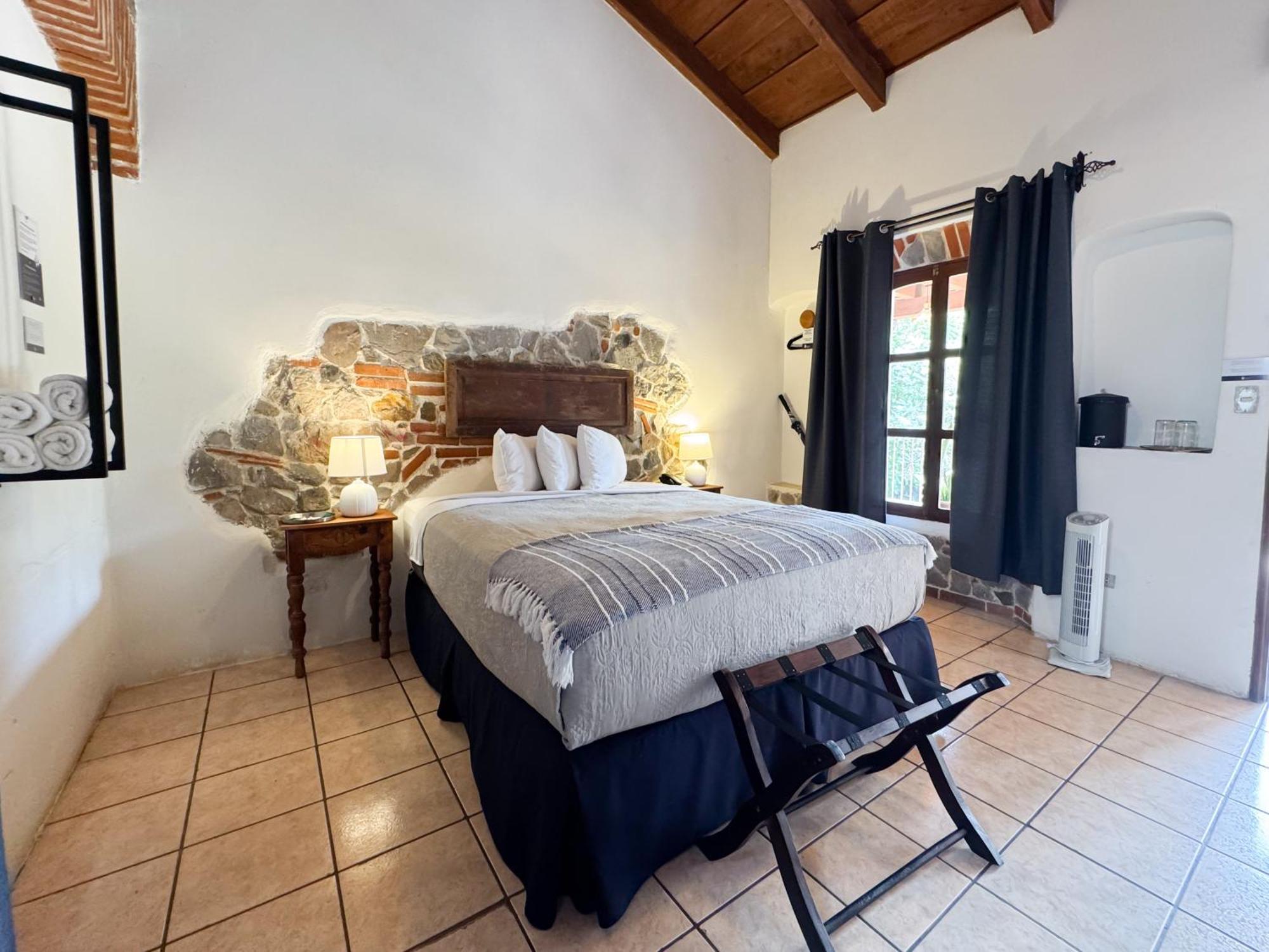 Hotel Cacique Real Antigua Room photo
