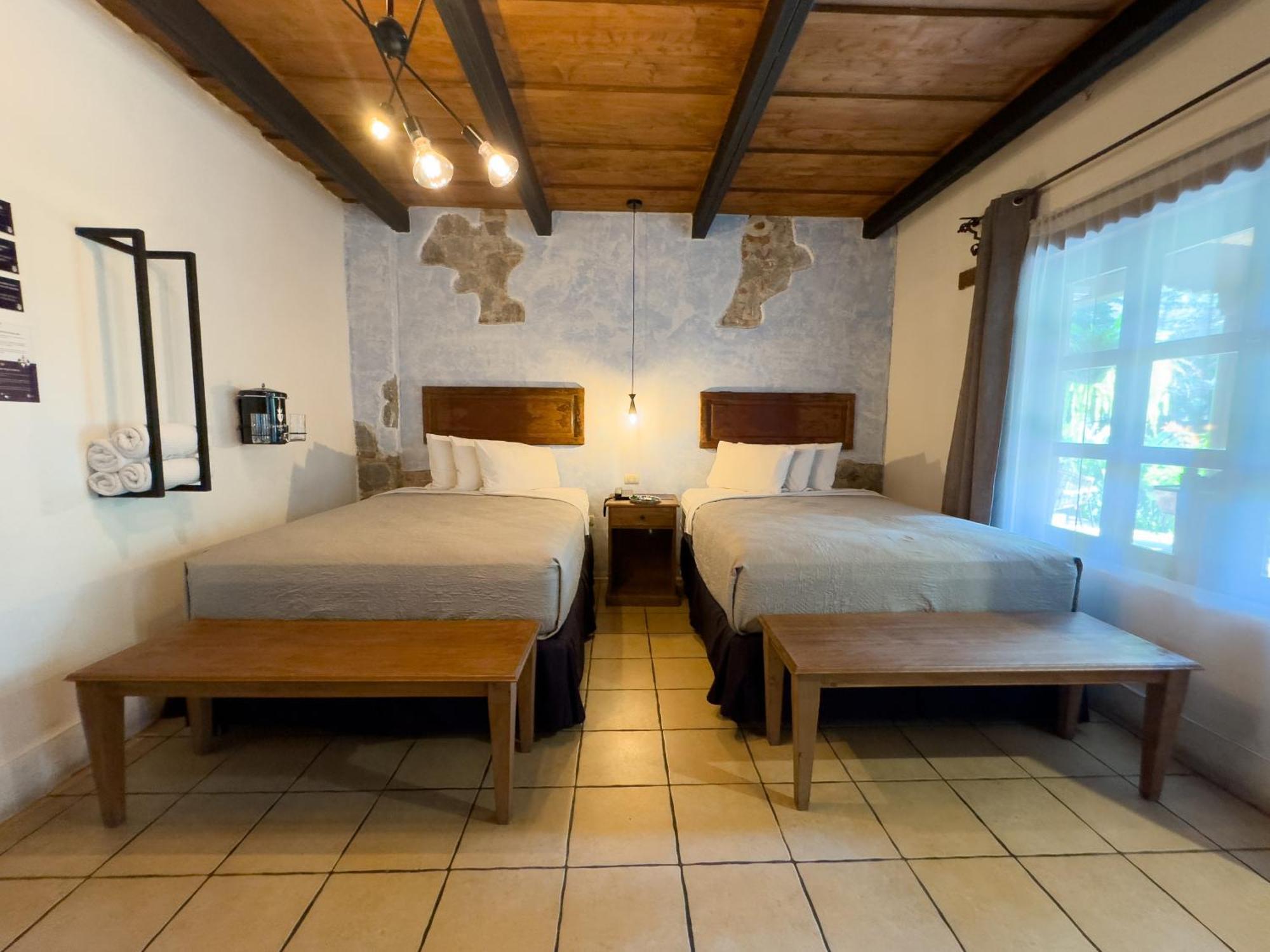 Hotel Cacique Real Antigua Room photo